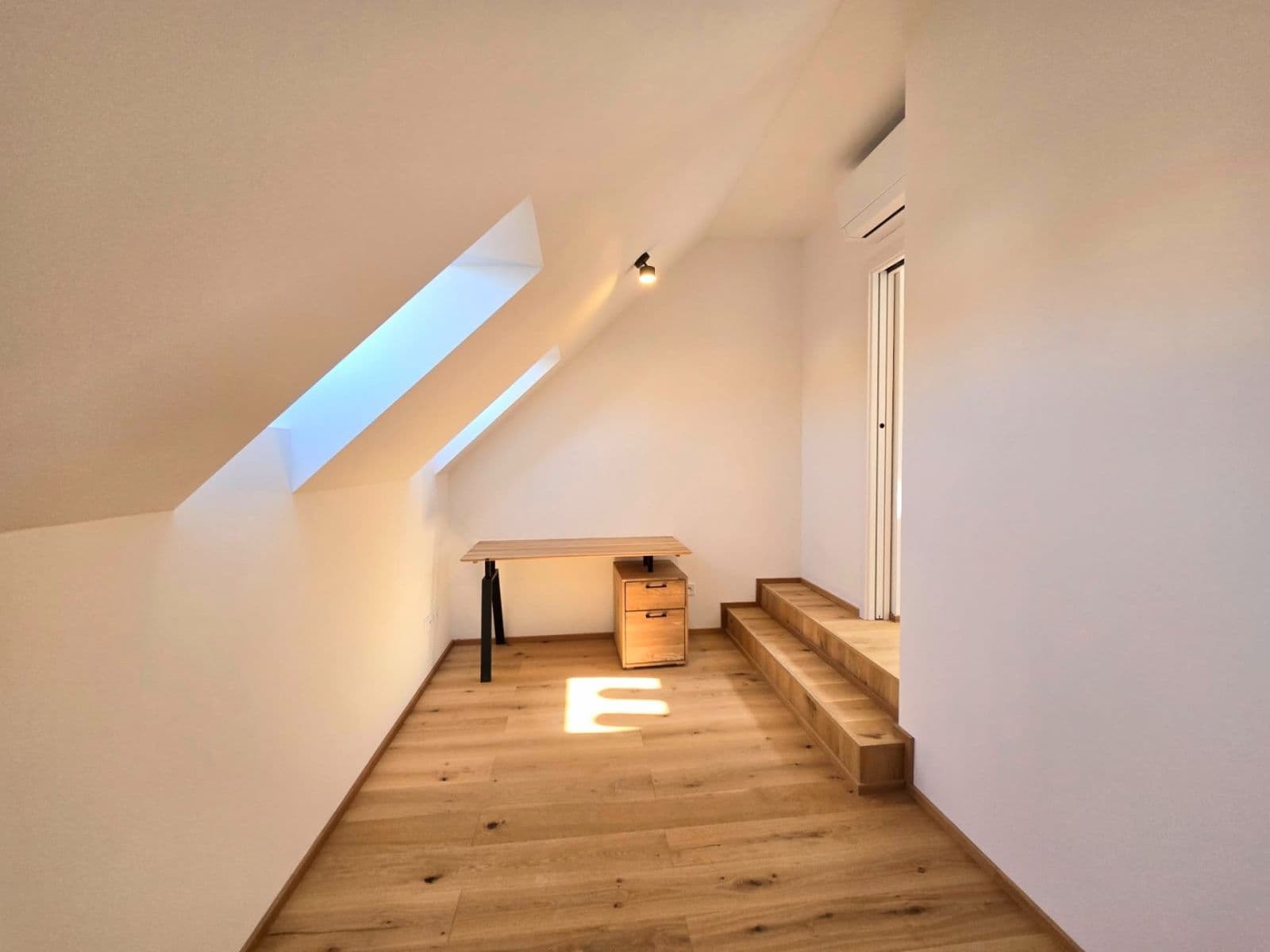 Predaj bytu 3-izbový 84 m², Ruská, Praha, Praha Predaj bytu 3-izbový 84 m², Ruská, Praha, Praha