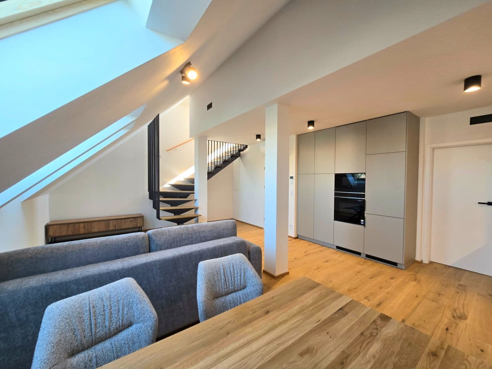 Predaj bytu 3-izbový 84 m², Ruská, Praha, Praha Predaj bytu 3-izbový 84 m², Ruská, Praha, Praha