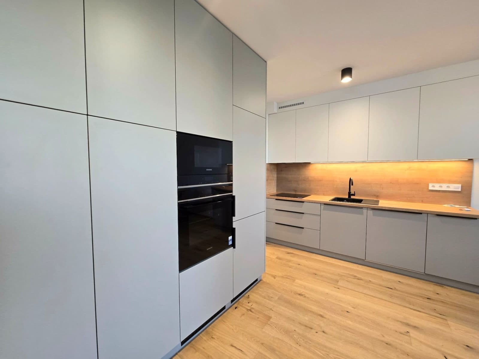 Predaj bytu 3-izbový 84 m², Ruská, Praha, Praha Predaj bytu 3-izbový 84 m², Ruská, Praha, Praha