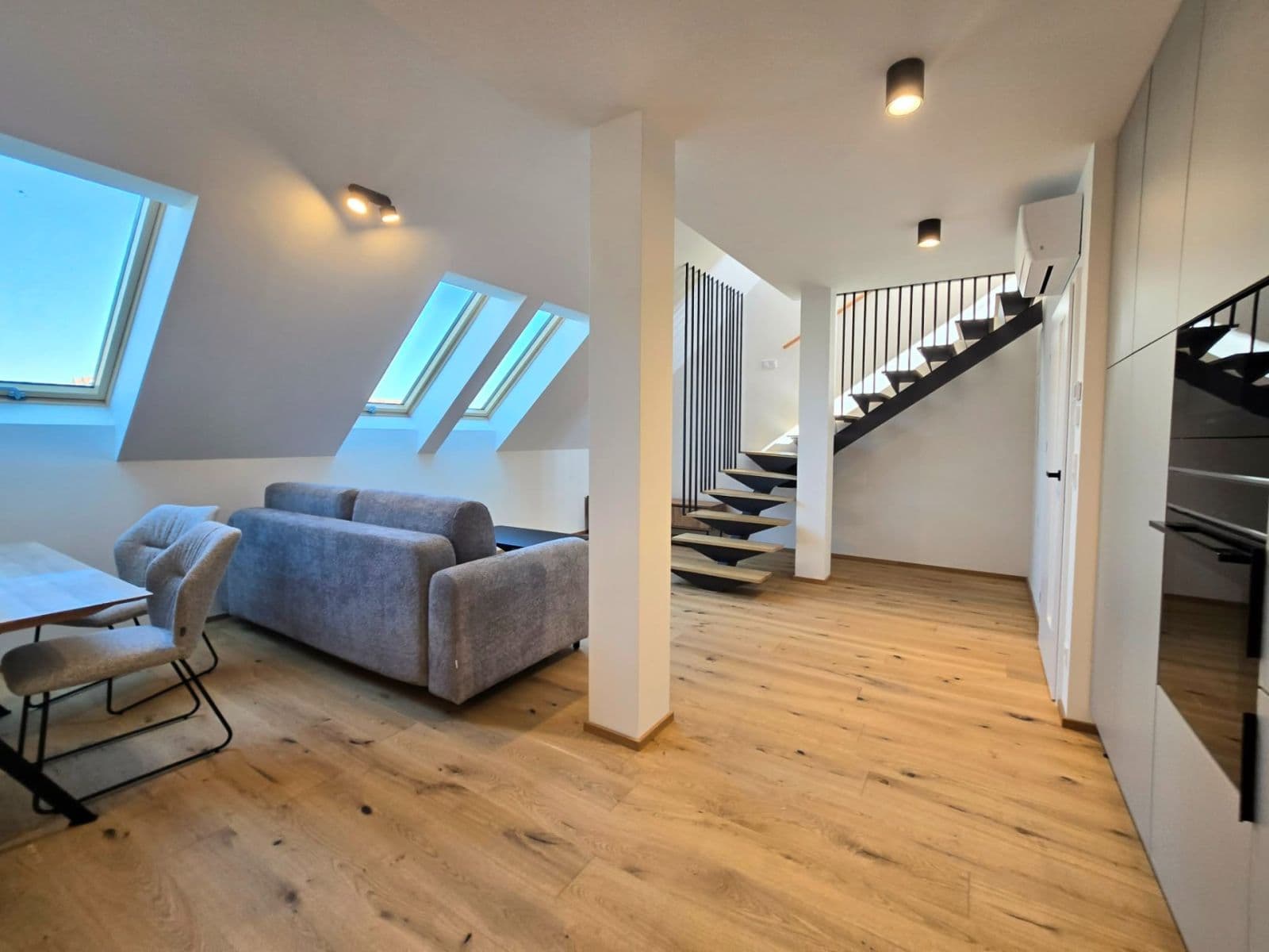 Predaj bytu 3-izbový 84 m², Ruská, Praha, Praha Predaj bytu 3-izbový 84 m², Ruská, Praha, Praha