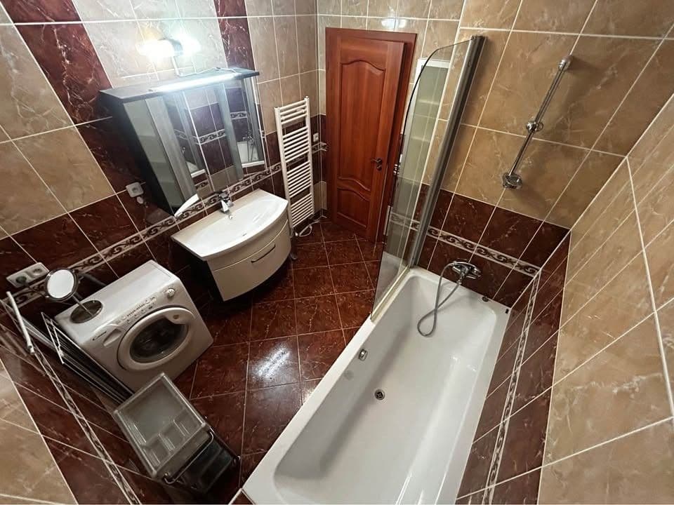 Prenájom bytu 3-izbový 82 m², Na Žertvách, Praha, Praha Prenájom bytu 3-izbový 82 m², Na Žertvách, Praha, Praha