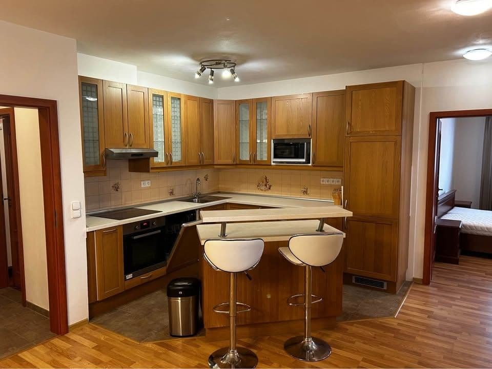 Prenájom bytu 3-izbový 82 m², Na Žertvách, Praha, Praha Prenájom bytu 3-izbový 82 m², Na Žertvách, Praha, Praha