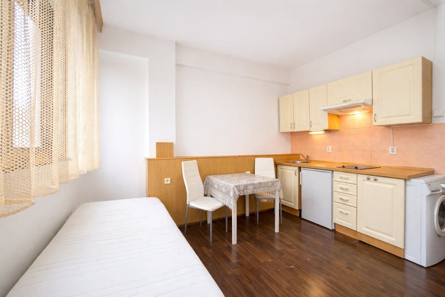 Prenájom bytu 1-izbový 20 m², Na okruhu, Praha, Praha Prenájom bytu 1-izbový 20 m², Na okruhu, Praha, Praha