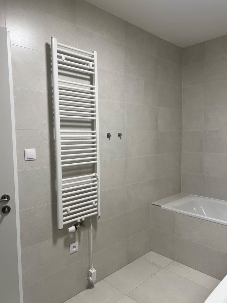 Prenájom bytu 3-izbový 99 m², Pavla Beneše, Praha, Praha Prenájom bytu 3-izbový 99 m², Pavla Beneše, Praha, Praha