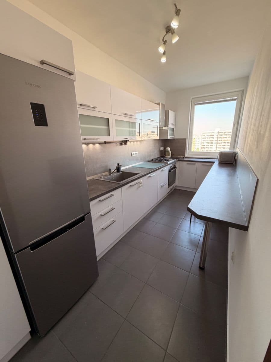 Prenájom bytu 3-izbový 77 m², Holíčska, Petržalka, Bratislavský kraj Prenájom bytu 3-izbový 77 m², Holíčska, Petržalka, Bratislavský kraj