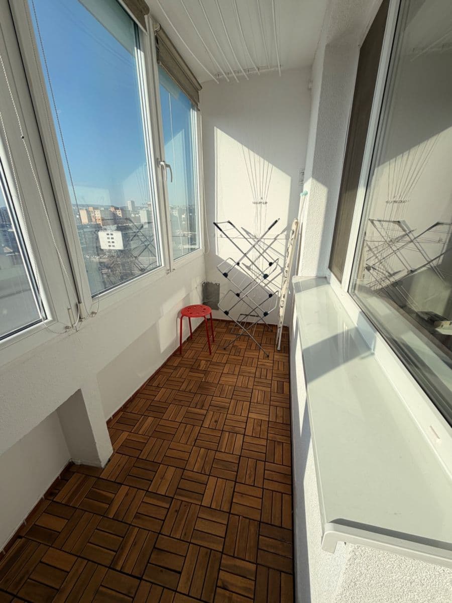 Prenájom bytu 3-izbový 77 m², Holíčska, Petržalka, Bratislavský kraj Prenájom bytu 3-izbový 77 m², Holíčska, Petržalka, Bratislavský kraj