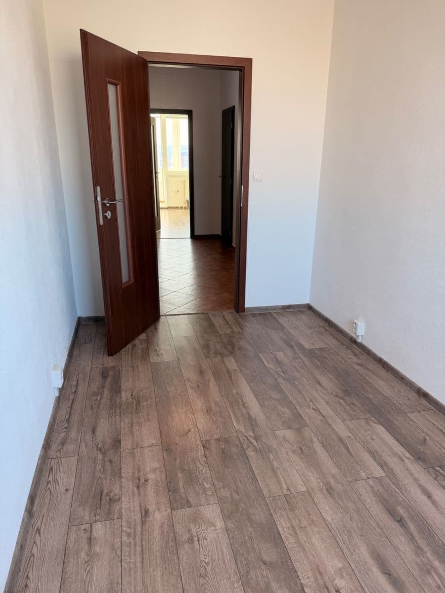 Prenájom bytu 3-izbový 77 m², Holíčska, Petržalka, Bratislavský kraj Prenájom bytu 3-izbový 77 m², Holíčska, Petržalka, Bratislavský kraj