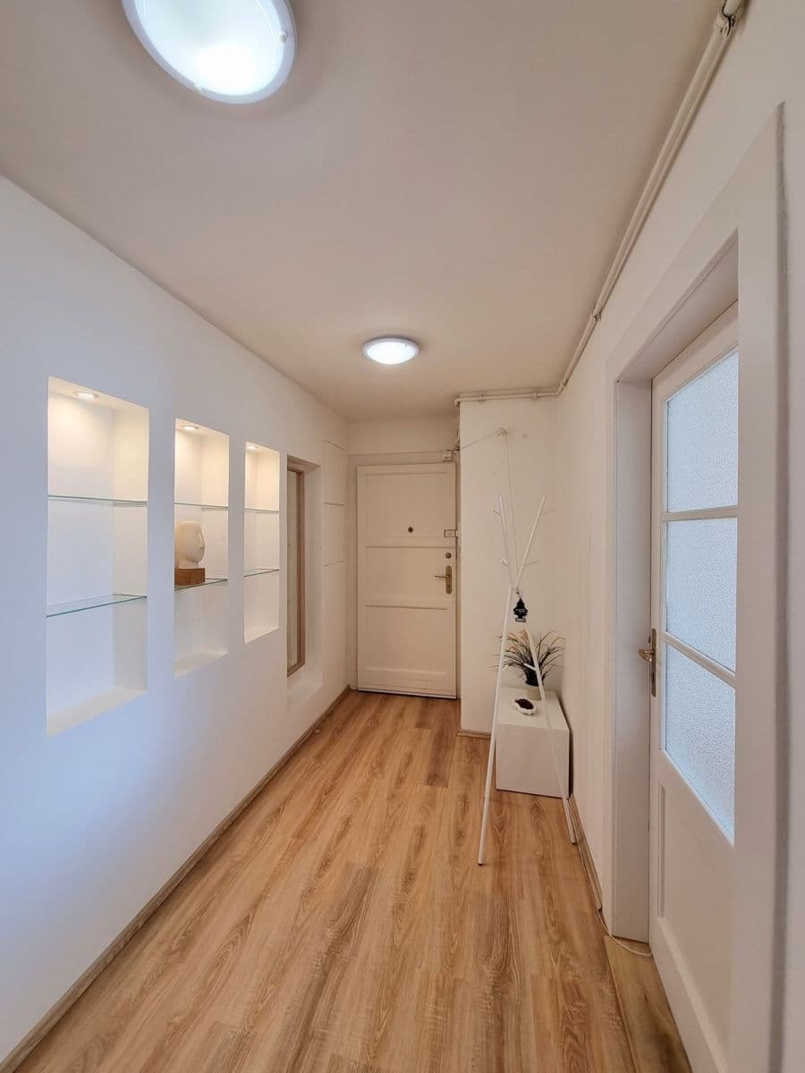 Prenájom bytu 2-izbový 49 m², Levá, Praha, Praha Prenájom bytu 2-izbový 49 m², Levá, Praha, Praha