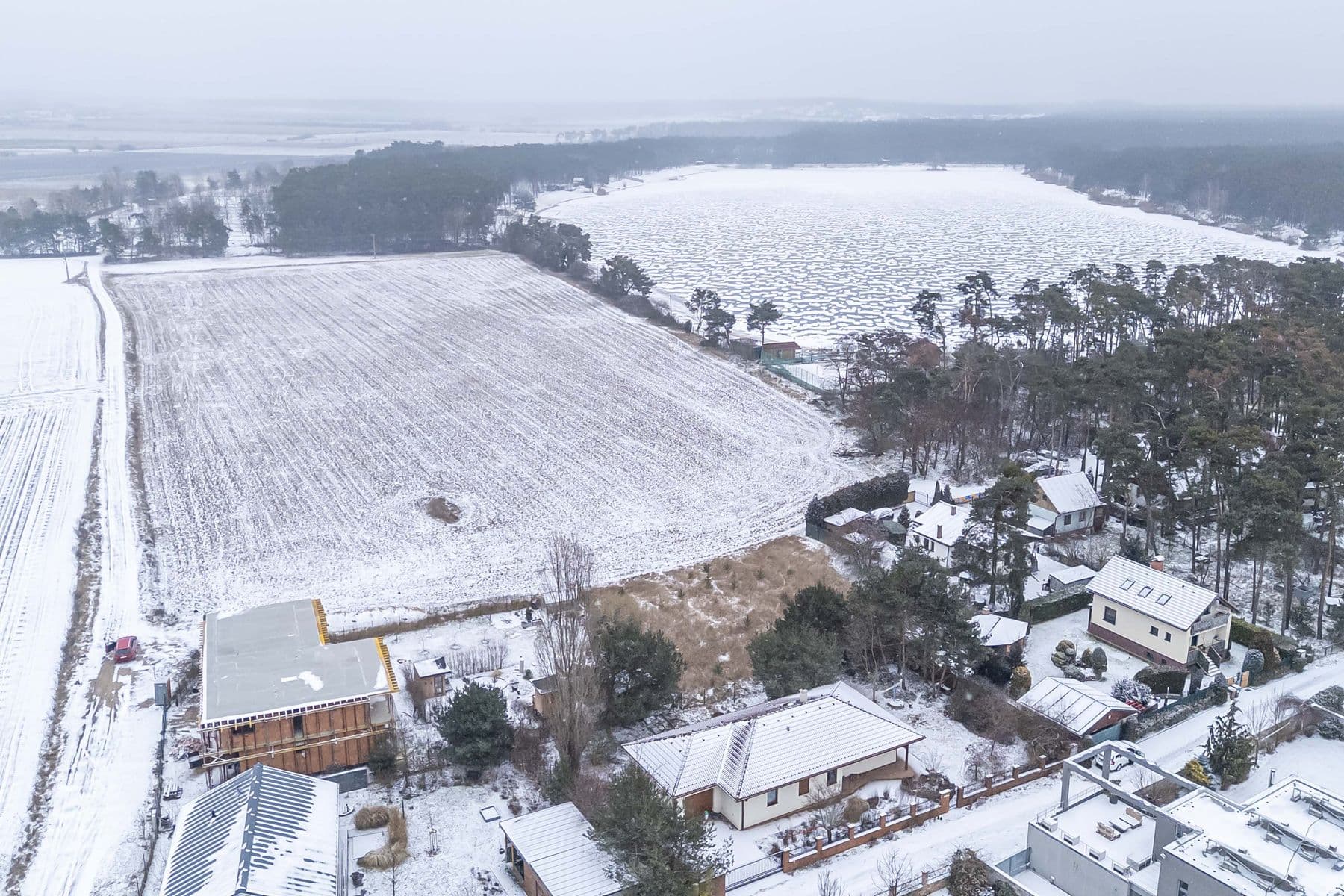 Predaj pozemku 1.321 m², Lhota, Středočeský kraj Predaj pozemku 1.321 m², Lhota, Středočeský kraj