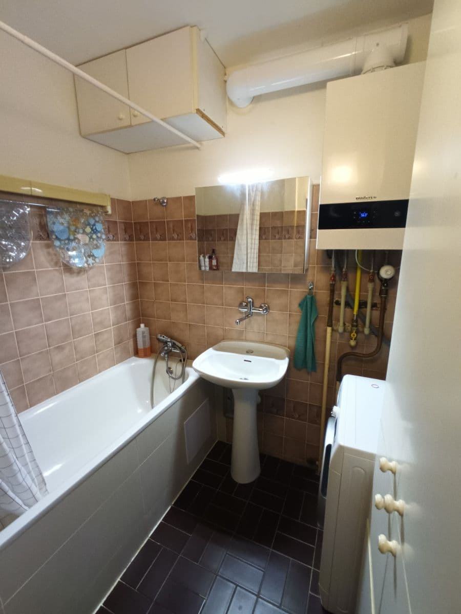 Prenájom bytu 3-izbový 74 m², U Strže, Praha, Praha Prenájom bytu 3-izbový 74 m², U Strže, Praha, Praha