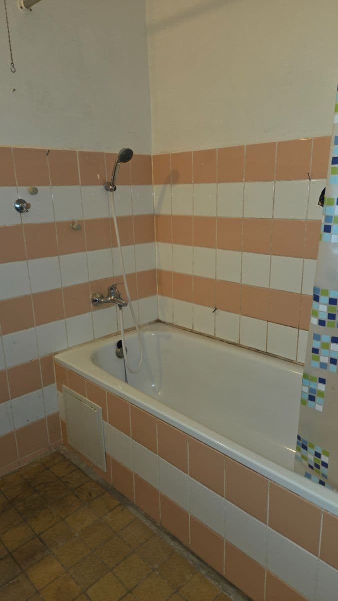 Predaj bytu 2-izbový 64 m², Nádražní, Žlutice, Karlovarský kraj Predaj bytu 2-izbový 64 m², Nádražní, Žlutice, Karlovarský kraj