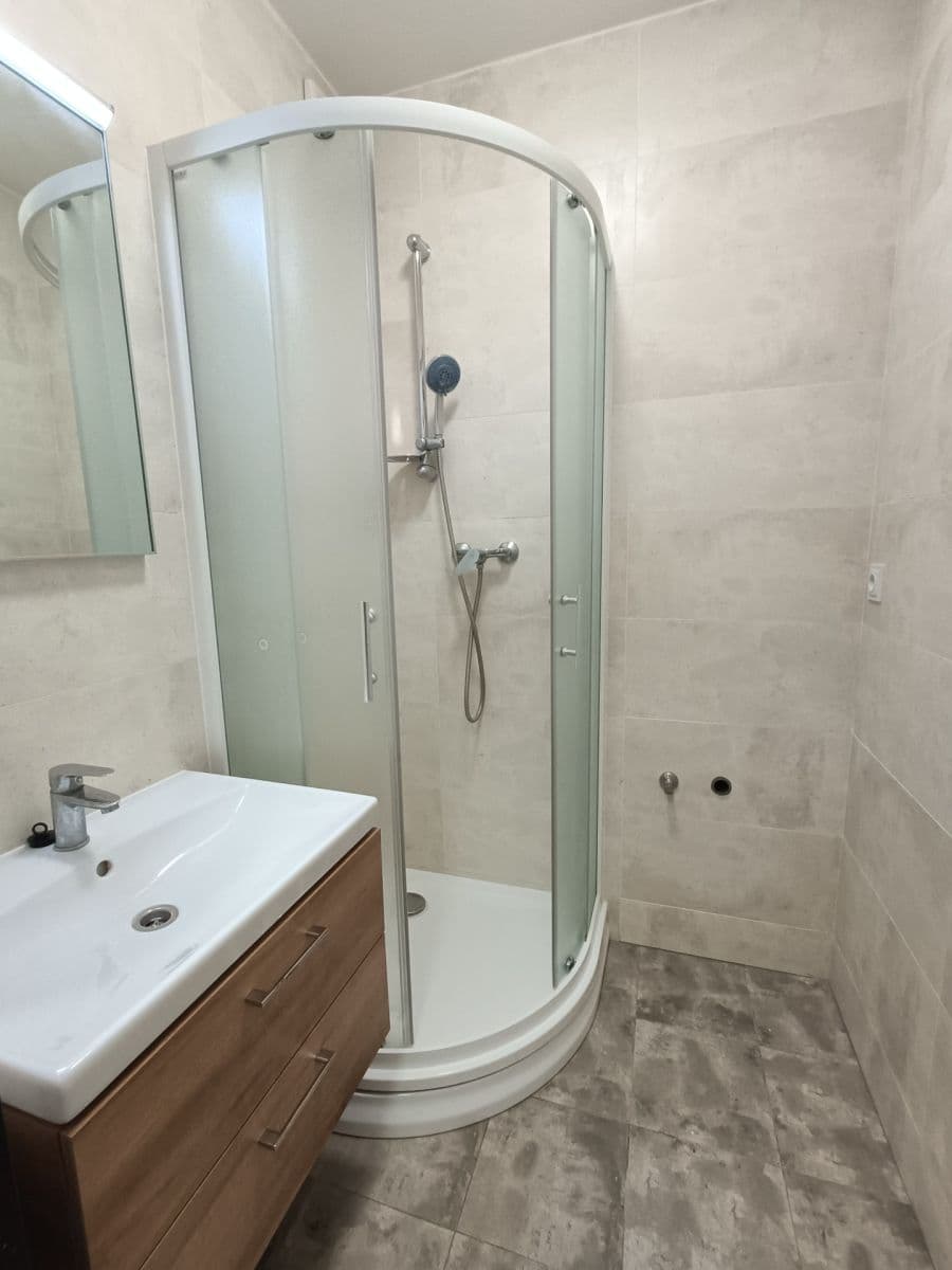 Prenájom bytu 1-izbový 36 m², Komenského, Odolena Voda, Středočeský kraj Prenájom bytu 1-izbový 36 m², Komenského, Odolena Voda, Středočeský kraj