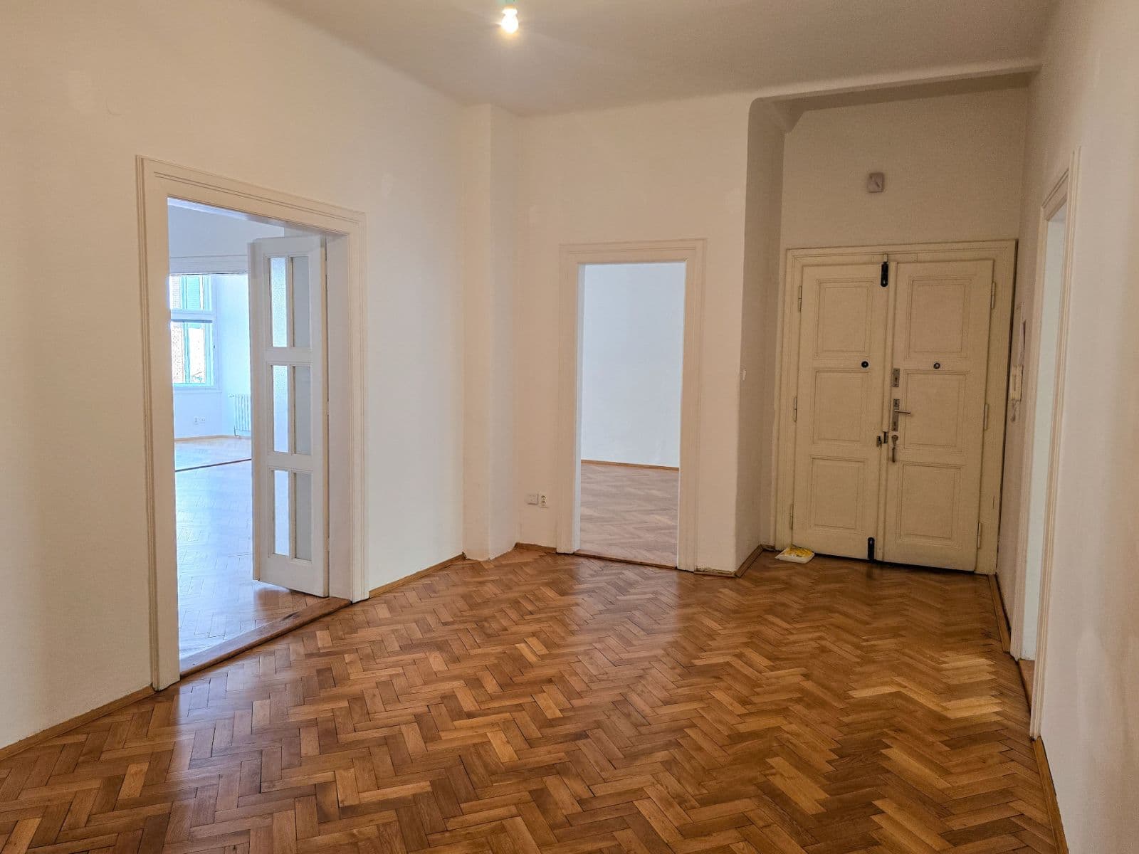 Prenájom bytu 5-izbový 175 m², Na Hutích, Praha, Praha Prenájom bytu 5-izbový 175 m², Na Hutích, Praha, Praha