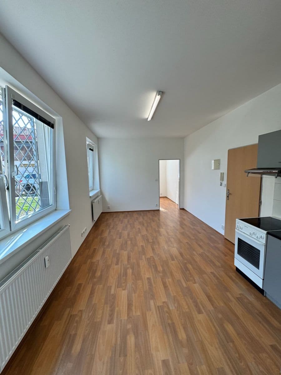 Prenájom bytu 2-izbový 42 m², Jamborova, Brno, Jihomoravský kraj Prenájom bytu 2-izbový 42 m², Jamborova, Brno, Jihomoravský kraj