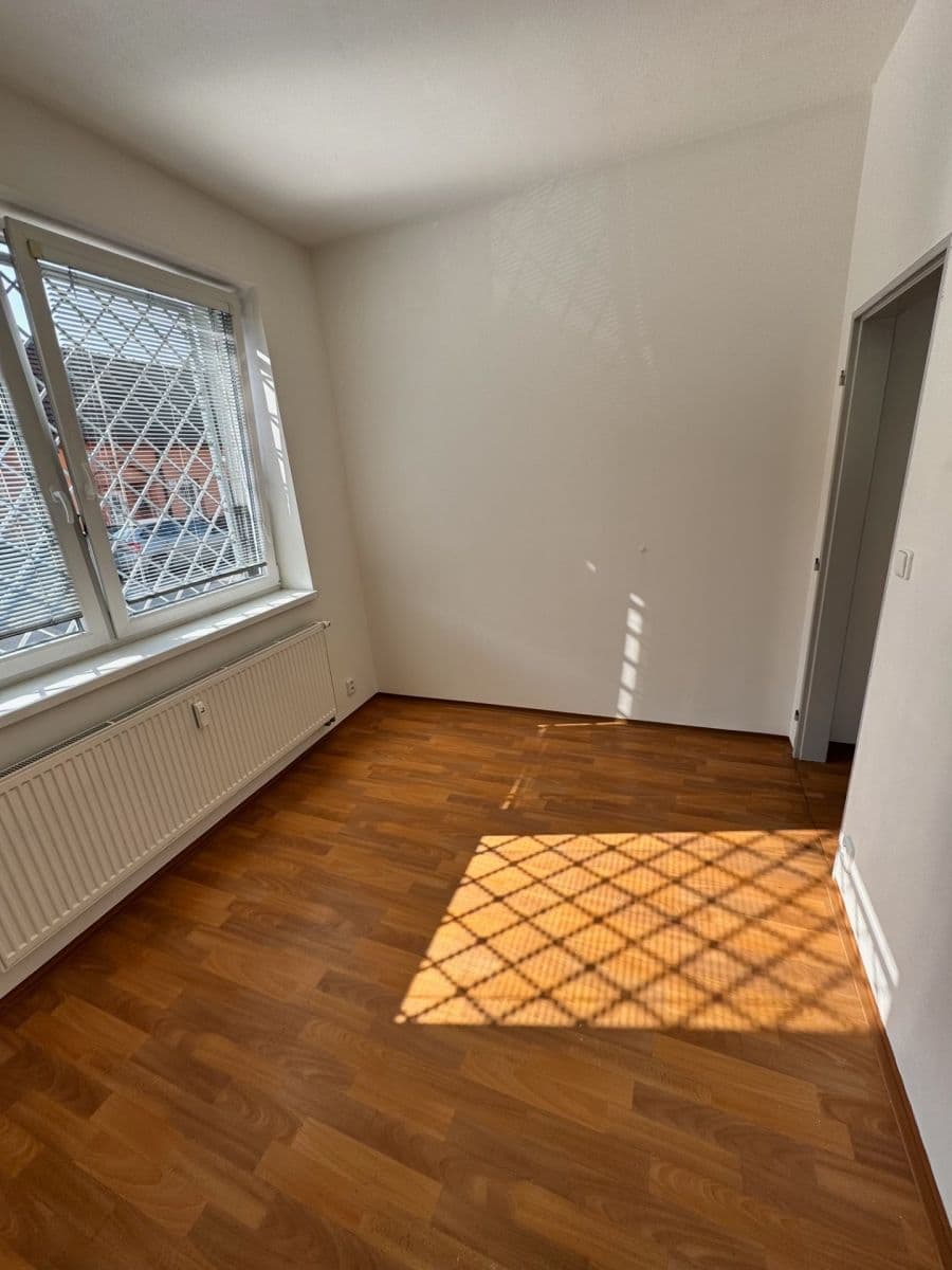 Prenájom bytu 2-izbový 42 m², Jamborova, Brno, Jihomoravský kraj Prenájom bytu 2-izbový 42 m², Jamborova, Brno, Jihomoravský kraj