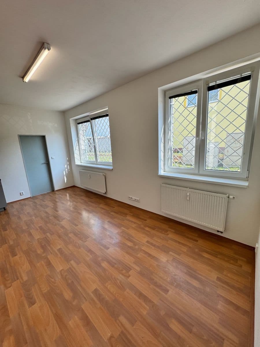 Prenájom bytu 2-izbový 42 m², Jamborova, Brno, Jihomoravský kraj Prenájom bytu 2-izbový 42 m², Jamborova, Brno, Jihomoravský kraj