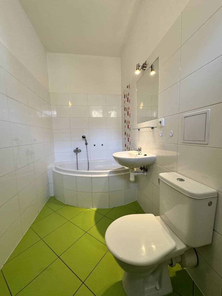 Prenájom bytu 2-izbový 42 m², Jamborova, Brno, Jihomoravský kraj Prenájom bytu 2-izbový 42 m², Jamborova, Brno, Jihomoravský kraj