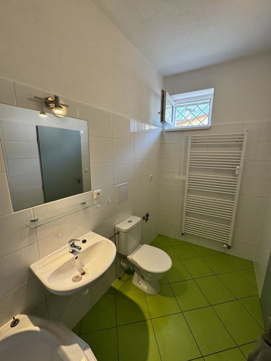 Prenájom bytu 2-izbový 42 m², Jamborova, Brno, Jihomoravský kraj Prenájom bytu 2-izbový 42 m², Jamborova, Brno, Jihomoravský kraj