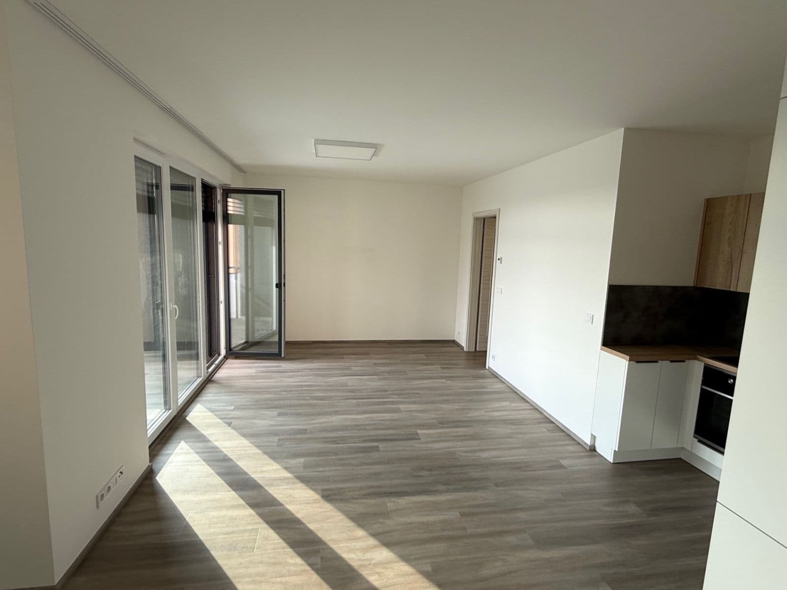 Prenájom bytu 3-izbový 82 m², Mazurská, Praha, Praha Prenájom bytu 3-izbový 82 m², Mazurská, Praha, Praha