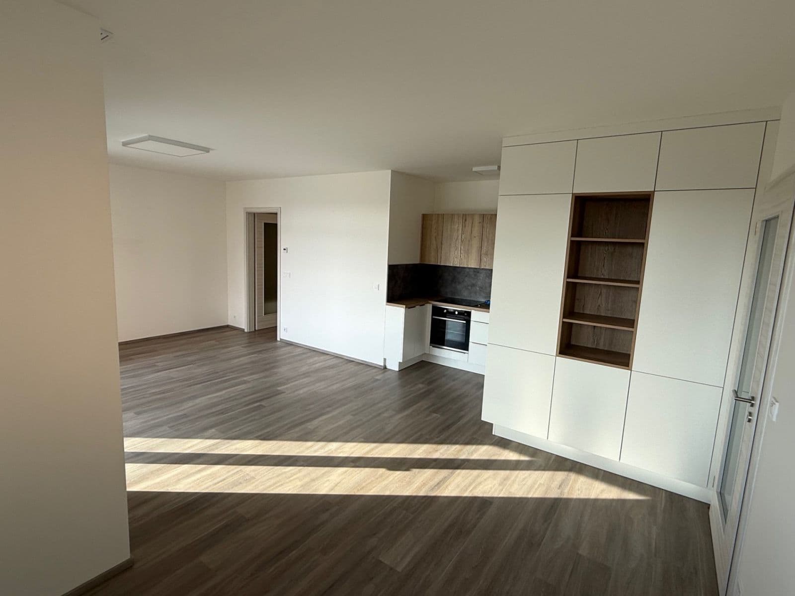 Prenájom bytu 3-izbový 82 m², Mazurská, Praha, Praha Prenájom bytu 3-izbový 82 m², Mazurská, Praha, Praha
