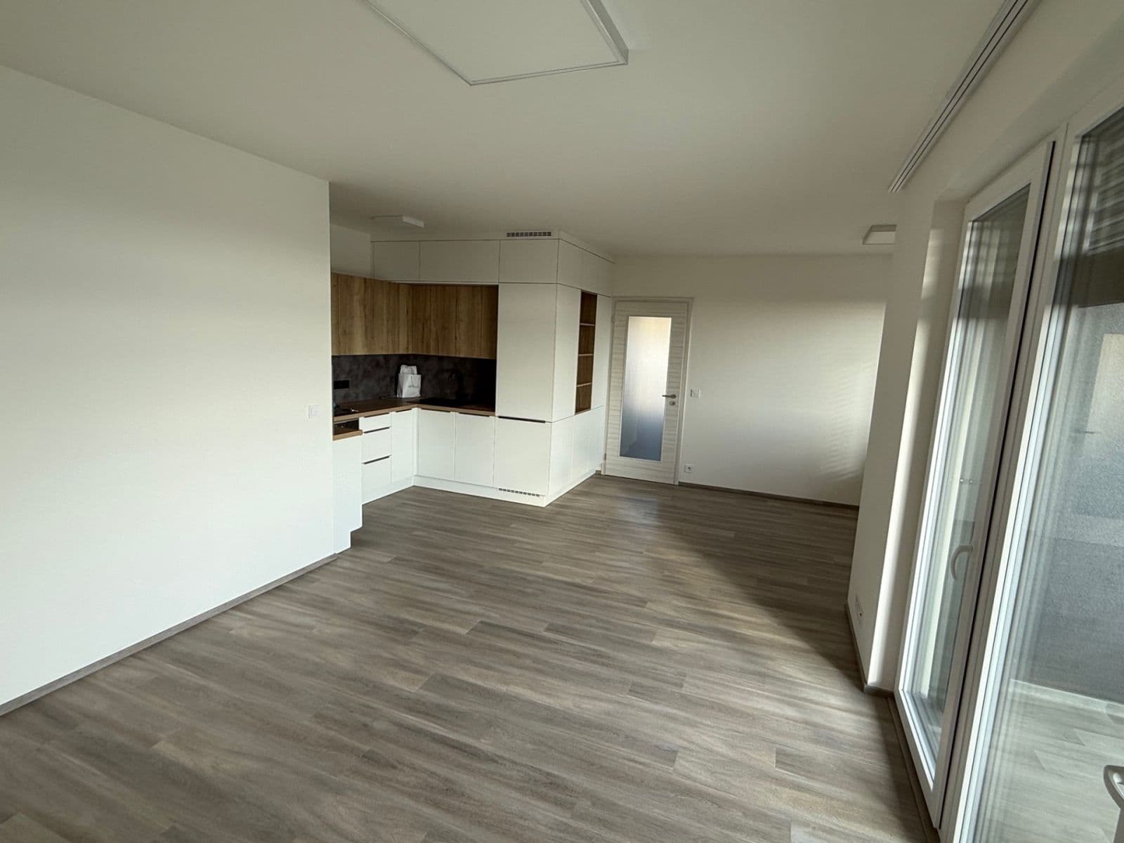 Prenájom bytu 3-izbový 82 m², Mazurská, Praha, Praha Prenájom bytu 3-izbový 82 m², Mazurská, Praha, Praha