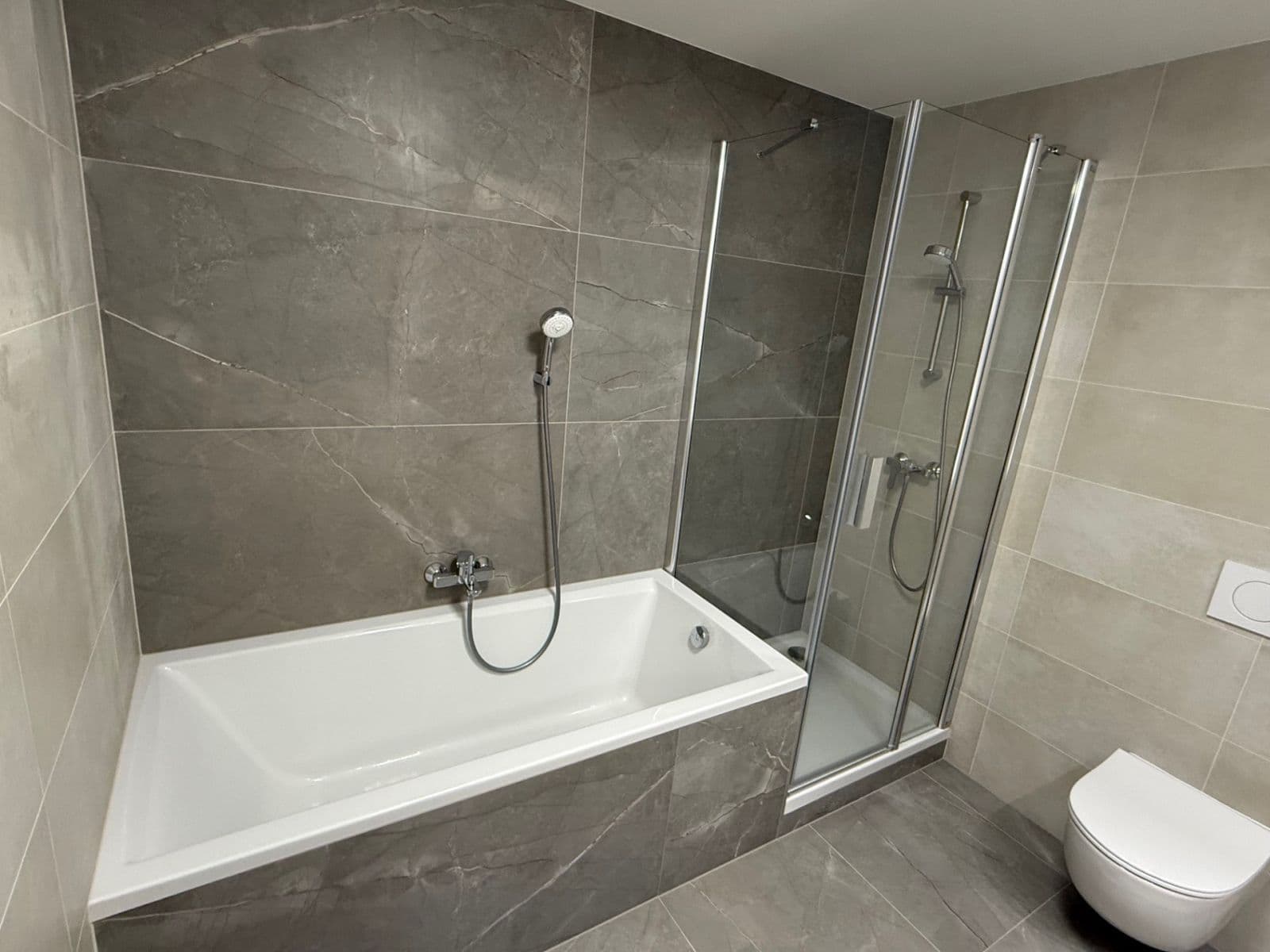 Prenájom bytu 3-izbový 82 m², Mazurská, Praha, Praha Prenájom bytu 3-izbový 82 m², Mazurská, Praha, Praha