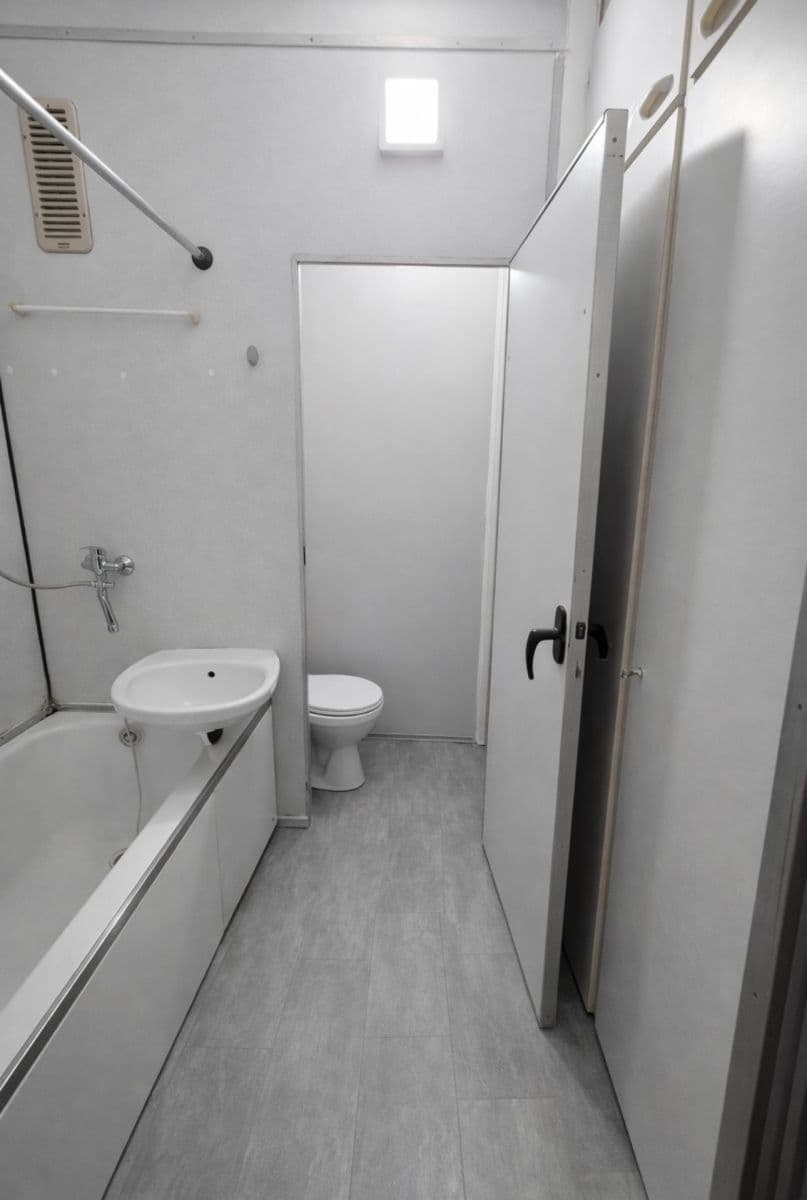 Prenájom bytu 1-izbový 41 m², J. E. Purkyně, Frýdek-Místek, Moravskoslezský kraj Prenájom bytu 1-izbový 41 m², J. E. Purkyně, Frýdek-Místek, Moravskoslezský kraj