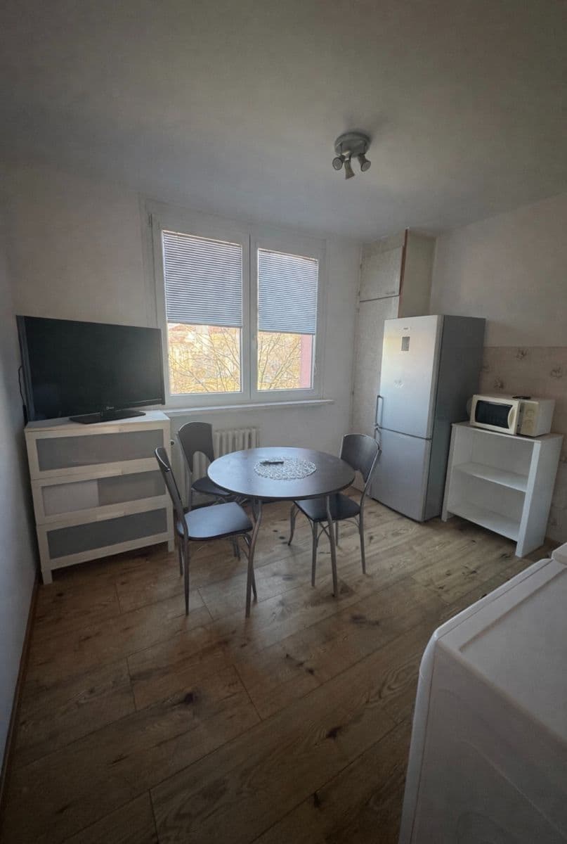 Prenájom bytu 1-izbový 41 m², J. E. Purkyně, Frýdek-Místek, Moravskoslezský kraj Prenájom bytu 1-izbový 41 m², J. E. Purkyně, Frýdek-Místek, Moravskoslezský kraj