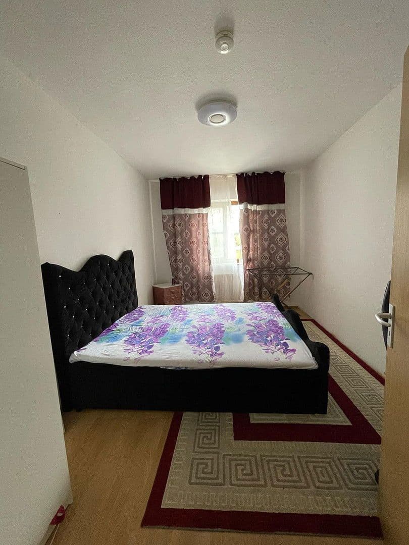 Prenájom bytu 4-izbový 105 m², Burglengenfeld, Bavorsko Prenájom bytu 4-izbový 105 m², Burglengenfeld, Bavorsko