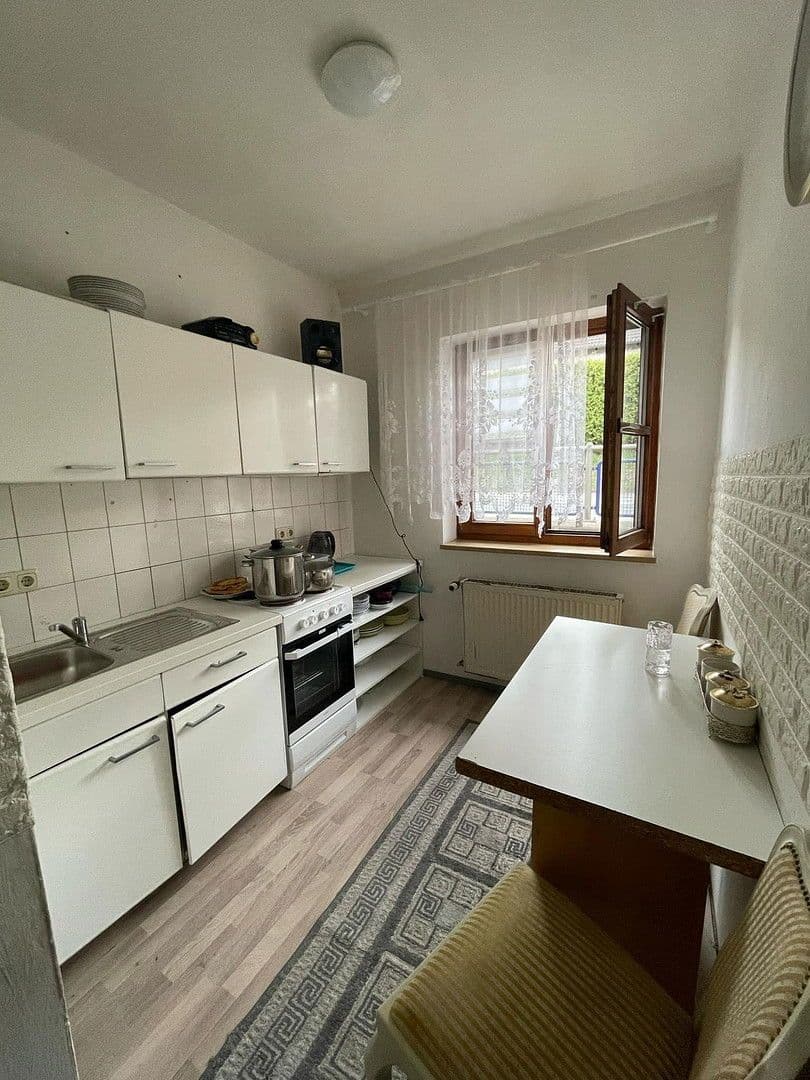 Prenájom bytu 4-izbový 105 m², Burglengenfeld, Bavorsko Prenájom bytu 4-izbový 105 m², Burglengenfeld, Bavorsko