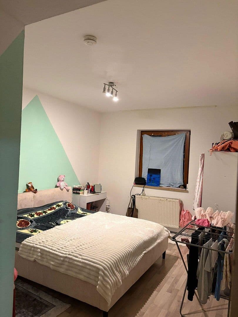 Prenájom bytu 4-izbový 105 m², Burglengenfeld, Bavorsko Prenájom bytu 4-izbový 105 m², Burglengenfeld, Bavorsko