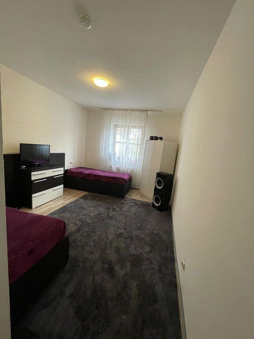 Prenájom bytu 4-izbový 105 m², Burglengenfeld, Bavorsko Prenájom bytu 4-izbový 105 m², Burglengenfeld, Bavorsko