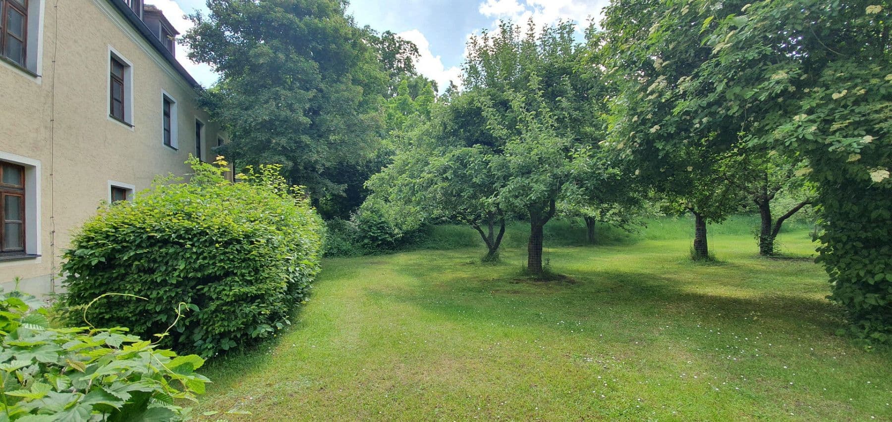 Prenájom bytu 4-izbový 105 m², Burglengenfeld, Bavorsko Prenájom bytu 4-izbový 105 m², Burglengenfeld, Bavorsko