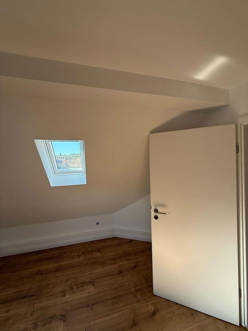 Prenájom bytu 1-izbový 40 m², Gutenbergstr. 2, Pforzheim, Bádensko-Wurttembersko Prenájom bytu 1-izbový 40 m², Gutenbergstr. 2, Pforzheim, Bádensko-Wurttembersko