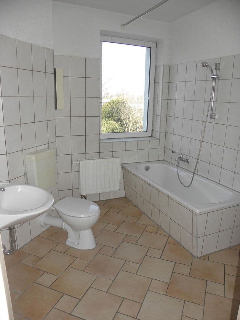 Prenájom bytu 2-izbový 60 m², Wernigeröder Straße 44, Magdeburg, Sasko-Anhaltsko Prenájom bytu 2-izbový 60 m², Wernigeröder Straße 44, Magdeburg, Sasko-Anhaltsko