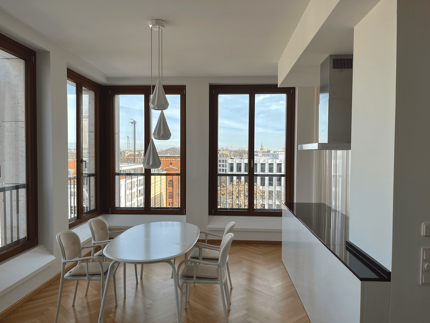 Prenájom bytu 3-izbový 120 m², Berlin, Berlín Prenájom bytu 3-izbový 120 m², Berlin, Berlín