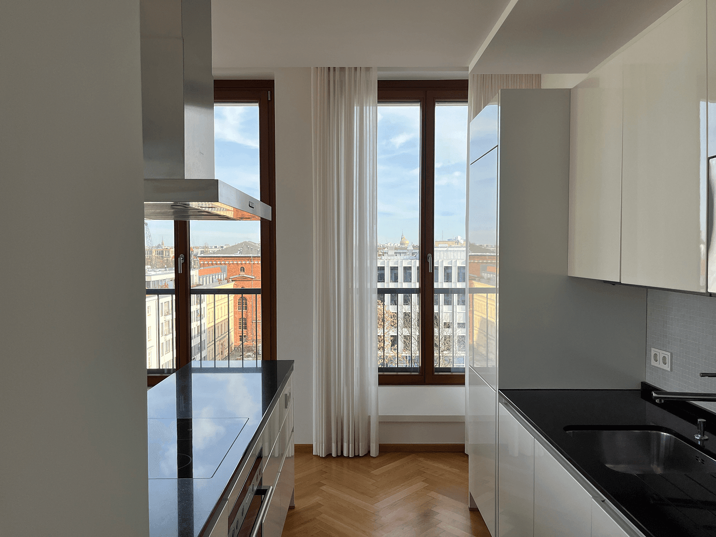 Prenájom bytu 3-izbový 120 m², Berlin, Berlín Prenájom bytu 3-izbový 120 m², Berlin, Berlín