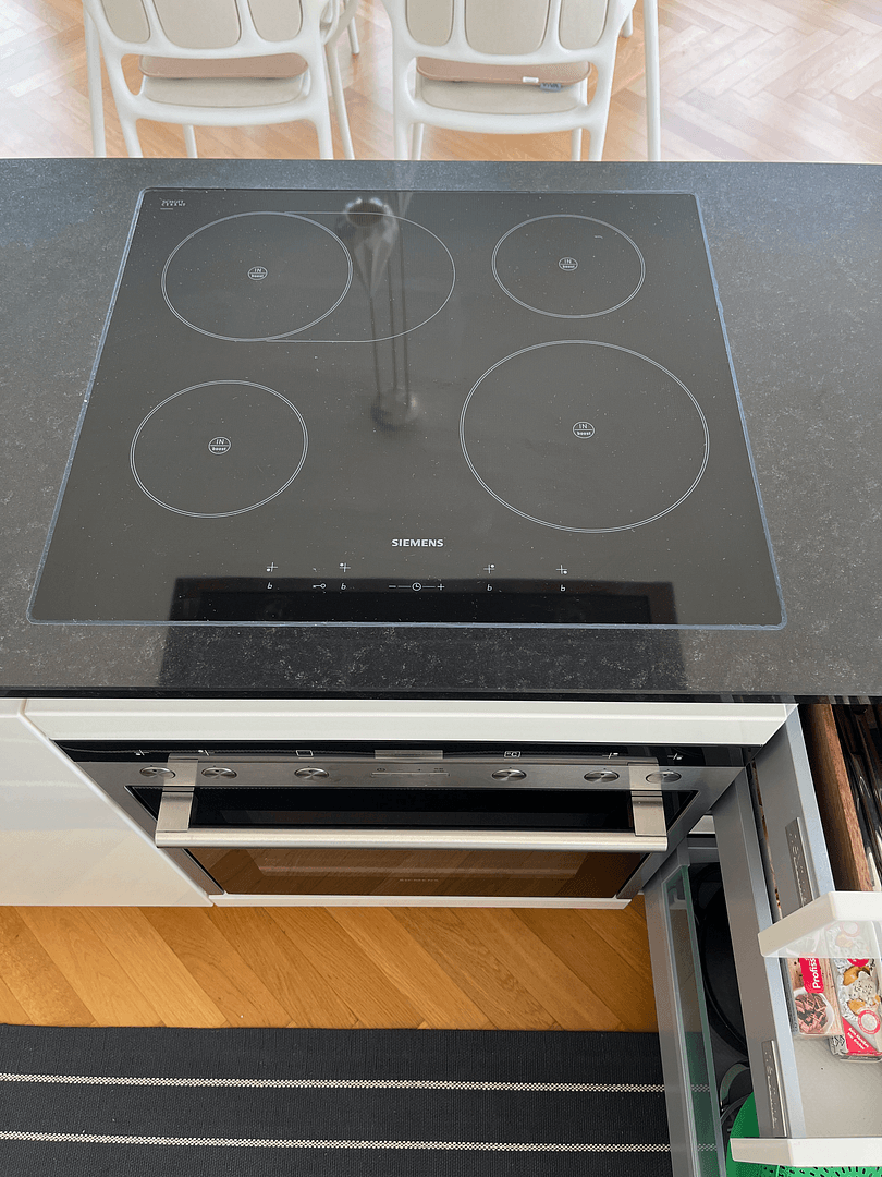 Prenájom bytu 3-izbový 120 m², Berlin, Berlín Prenájom bytu 3-izbový 120 m², Berlin, Berlín