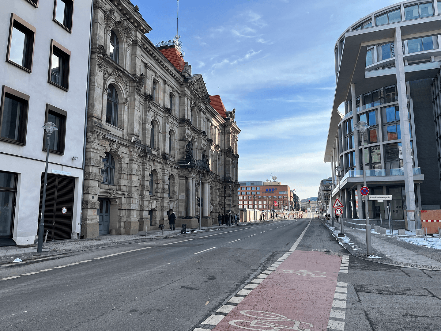 Prenájom bytu 3-izbový 120 m², Berlin, Berlín Prenájom bytu 3-izbový 120 m², Berlin, Berlín