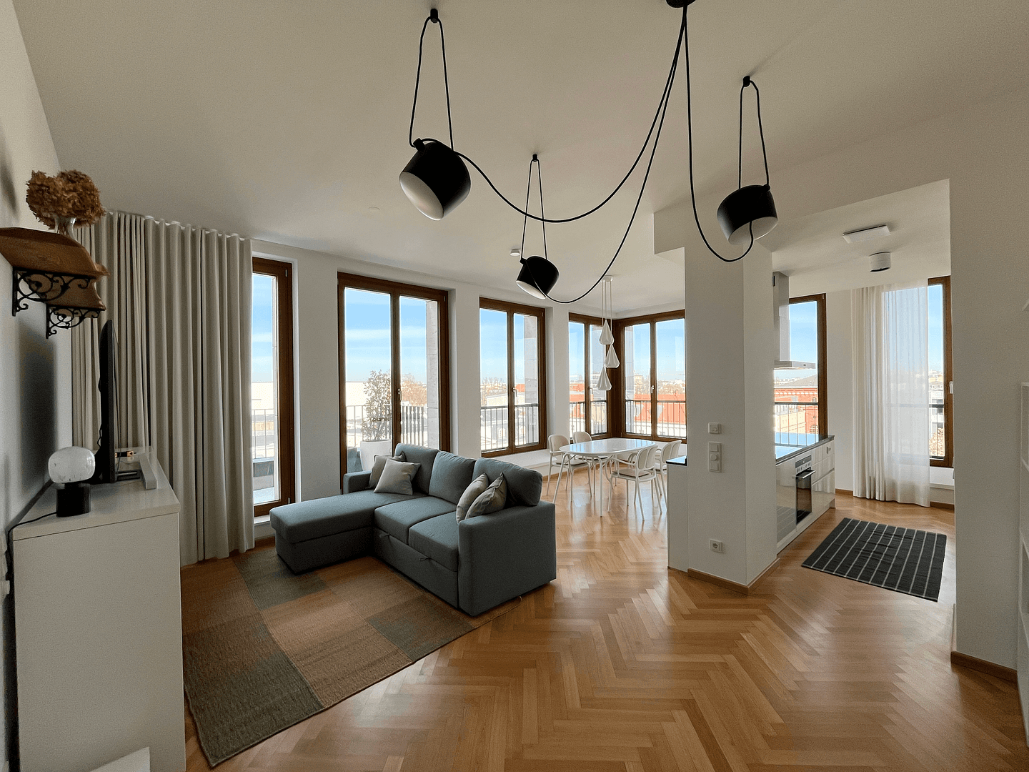 Prenájom bytu 3-izbový 120 m², Berlin, Berlín Prenájom bytu 3-izbový 120 m², Berlin, Berlín