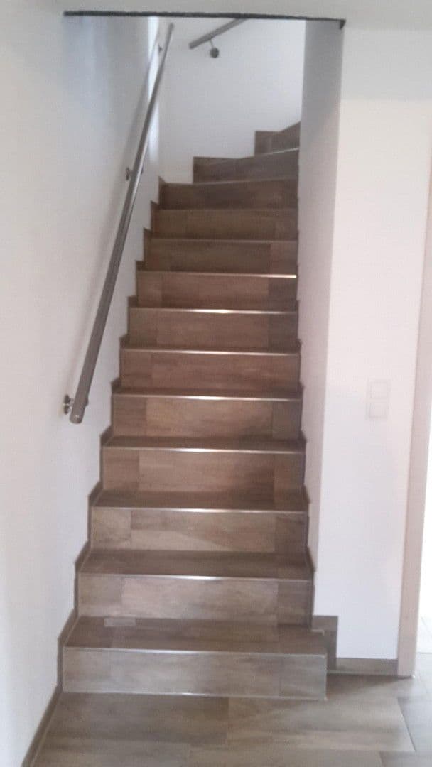 Predaj domu 105 m², pozemek 300 m², Sportplatzstraße 5, Weil, Bavorsko Predaj domu 105 m², pozemek 300 m², Sportplatzstraße 5, Weil, Bavorsko