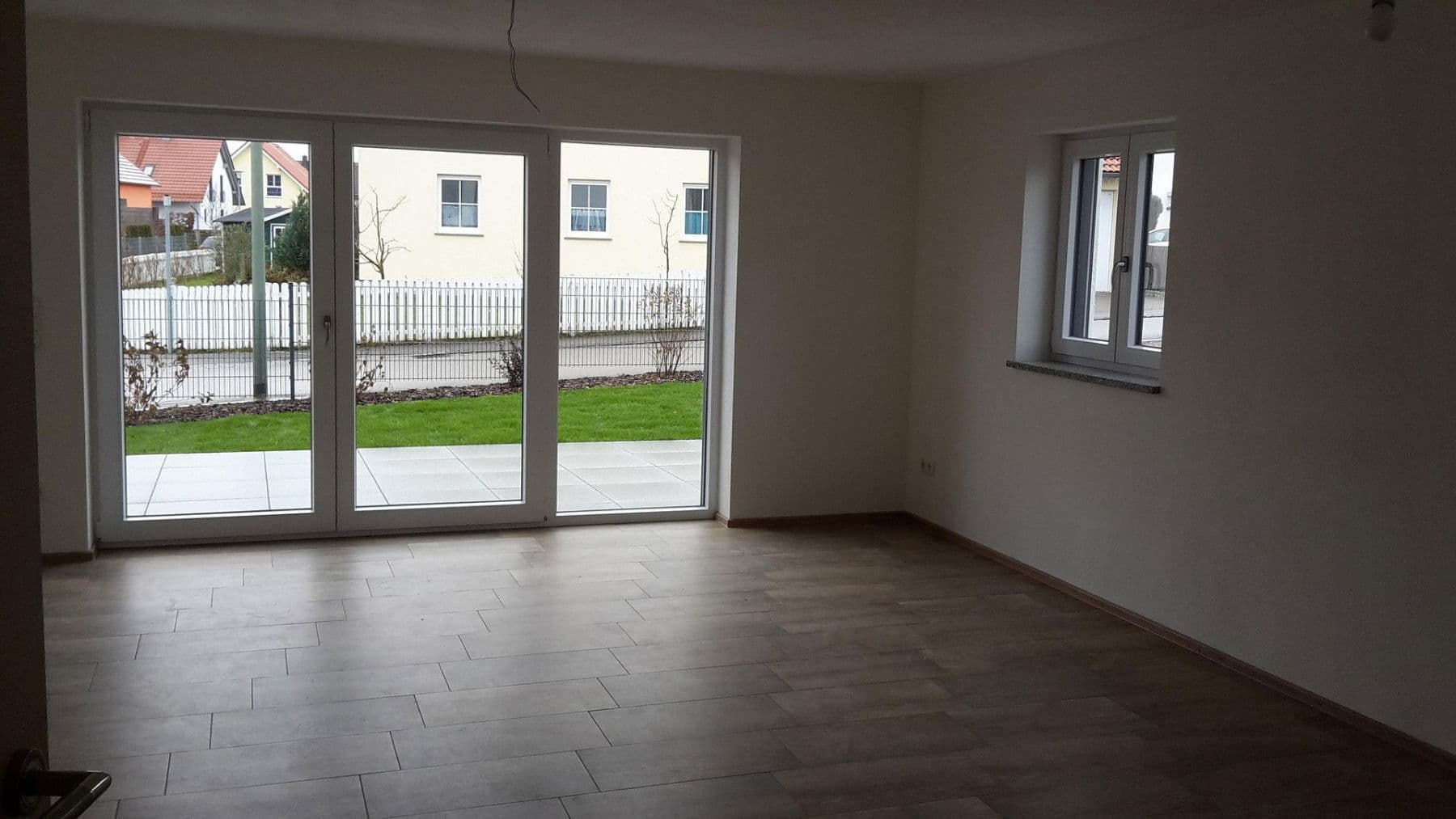 Predaj domu 105 m², pozemek 300 m², Sportplatzstraße 5, Weil, Bavorsko Predaj domu 105 m², pozemek 300 m², Sportplatzstraße 5, Weil, Bavorsko