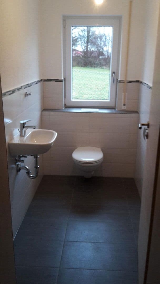 Predaj domu 105 m², pozemek 300 m², Sportplatzstraße 5, Weil, Bavorsko Predaj domu 105 m², pozemek 300 m², Sportplatzstraße 5, Weil, Bavorsko