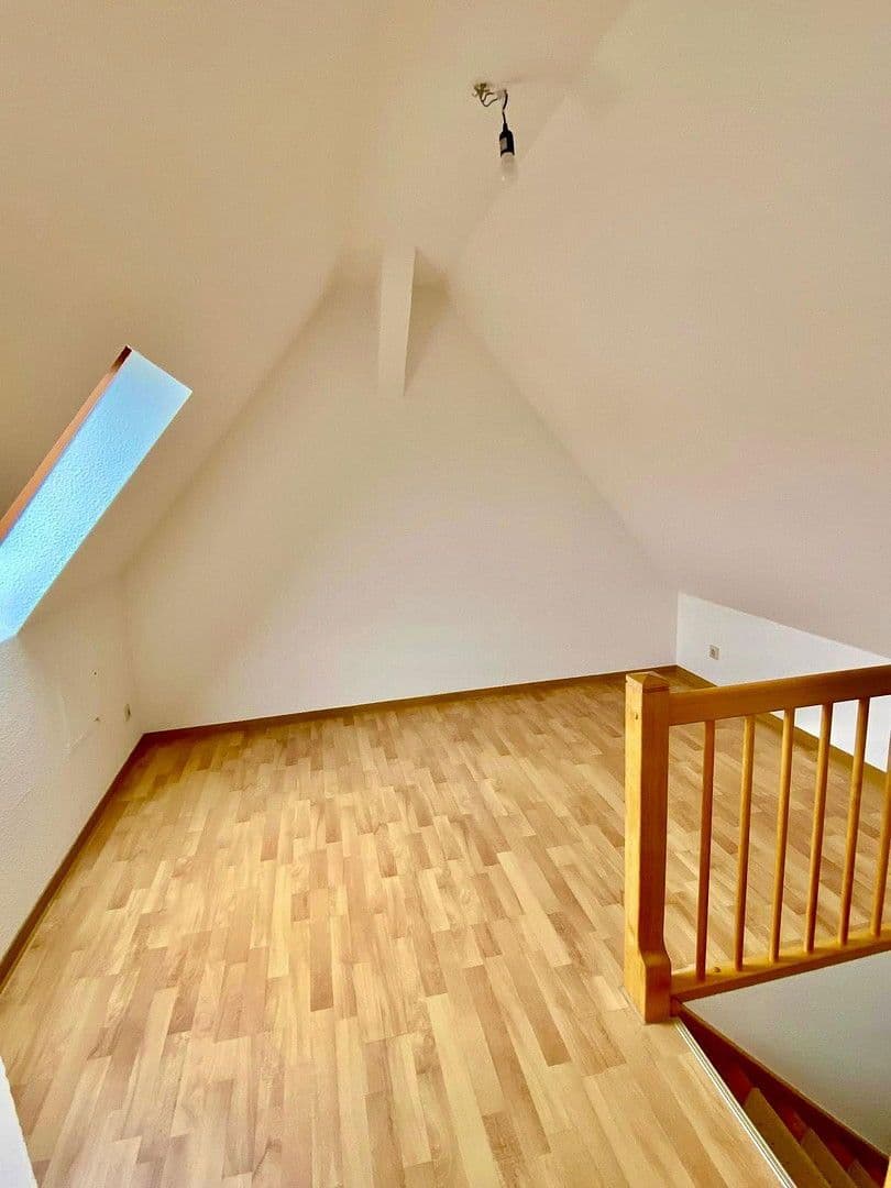 Prenájom bytu 4-izbový 64 m², Stuttgart, Bádensko-Wurttembersko Prenájom bytu 4-izbový 64 m², Stuttgart, Bádensko-Wurttembersko