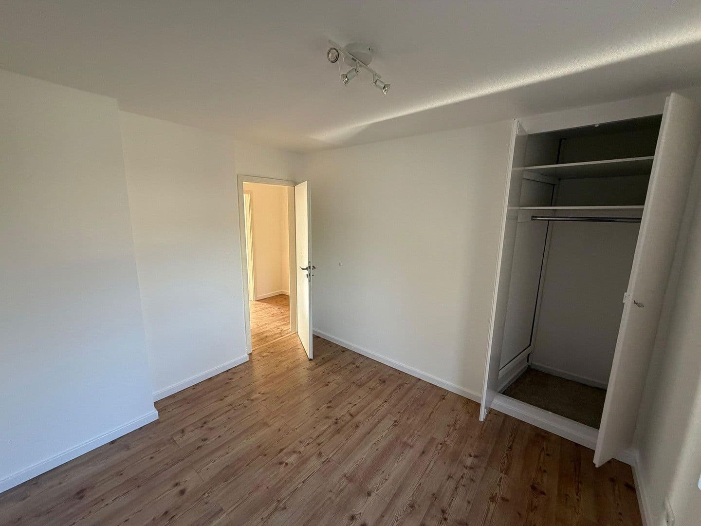 Prenájom domu 75 m², pozemek 125 m², Hamburg, Hamburg Prenájom domu 75 m², pozemek 125 m², Hamburg, Hamburg