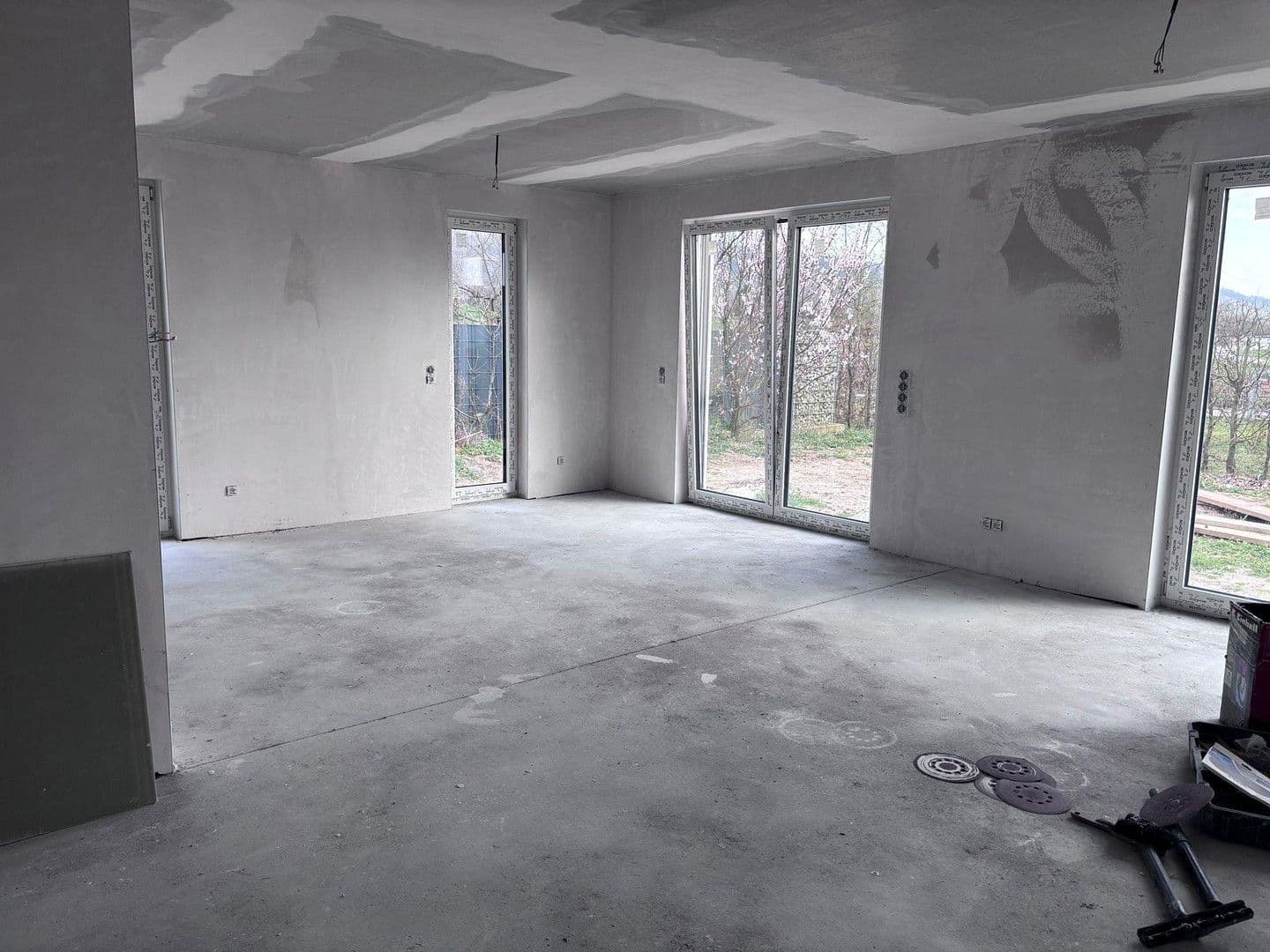 Predaj domu 173 m², pozemek 339 m², Im Kisselfließ 15, Laudenbach, Bádensko-Wurttembersko Predaj domu 173 m², pozemek 339 m², Im Kisselfließ 15, Laudenbach, Bádensko-Wurttembersko