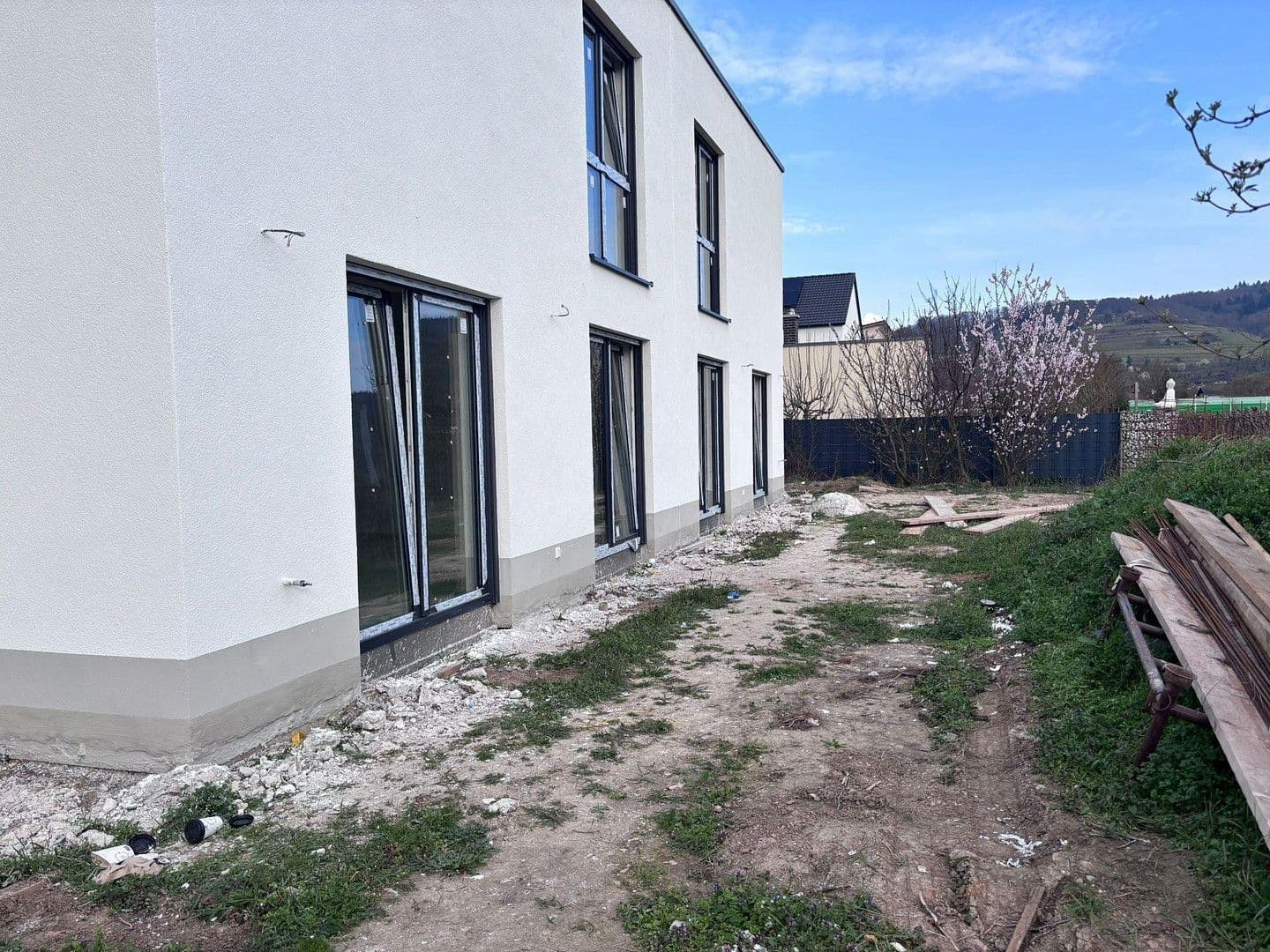 Predaj domu 173 m², pozemek 339 m², Im Kisselfließ 15, Laudenbach, Bádensko-Wurttembersko Predaj domu 173 m², pozemek 339 m², Im Kisselfließ 15, Laudenbach, Bádensko-Wurttembersko