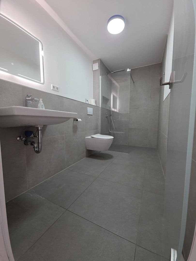 Prenájom bytu 3-izbový 110 m², Hilden, Severné Porýnie - Westfálsko Prenájom bytu 3-izbový 110 m², Hilden, Severné Porýnie - Westfálsko