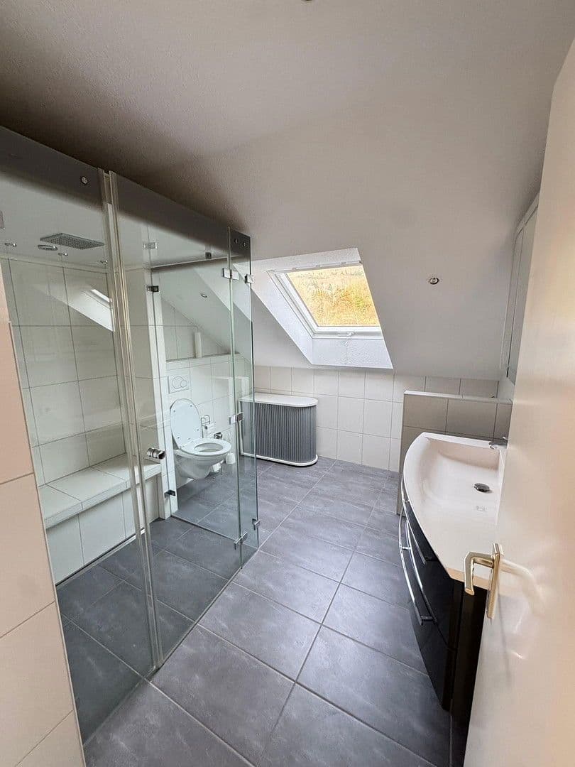 Prenájom bytu 3-izbový 88 m², Wehr, Bádensko-Wurttembersko Prenájom bytu 3-izbový 88 m², Wehr, Bádensko-Wurttembersko