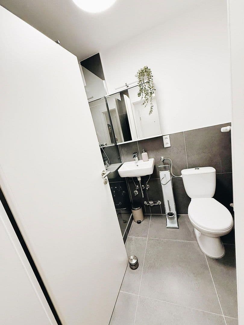 Prenájom bytu 1-izbový 35 m², Königswieser Straße 1, München, Bavorsko Prenájom bytu 1-izbový 35 m², Königswieser Straße 1, München, Bavorsko